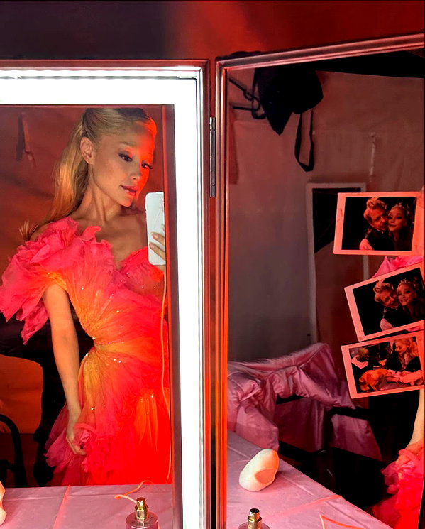 arianagrande instagram image archive image