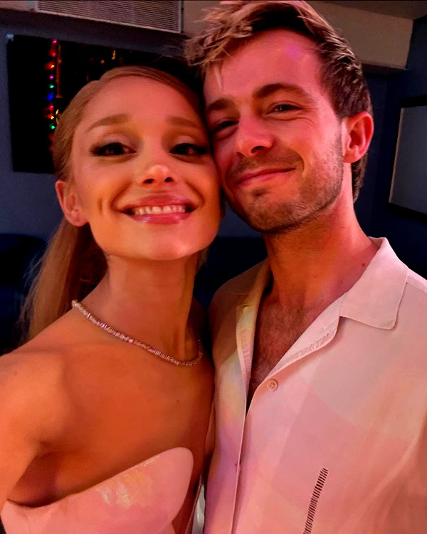 arianagrande instagram image archive image