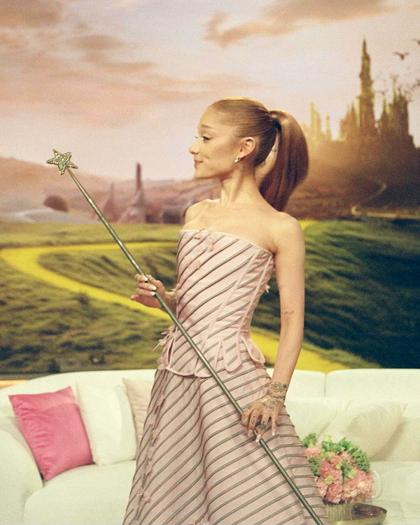 arianagrande instagram image archive image