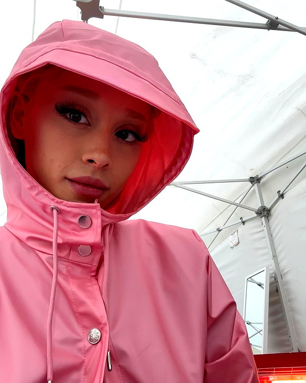 arianagrande instagram image archive image