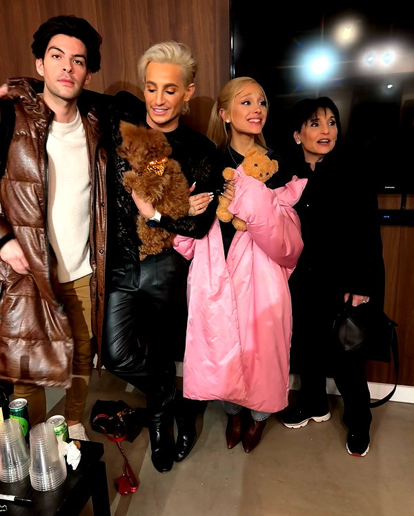 arianagrande instagram image archive image