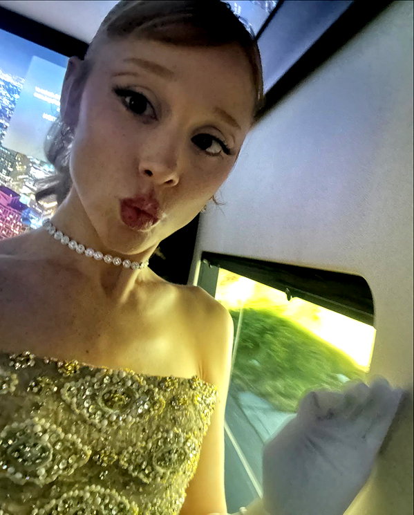arianagrande instagram image archive image