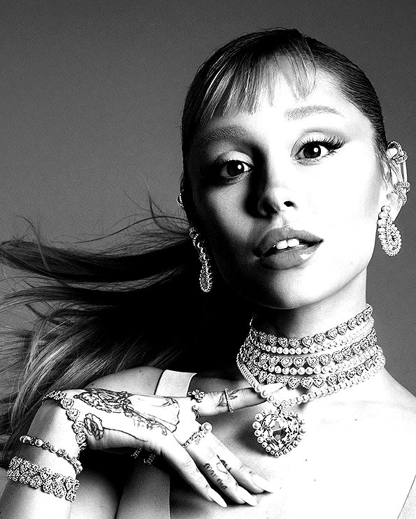 arianagrande instagram image archive image