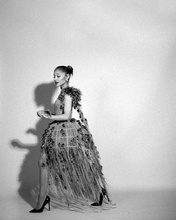 arianagrande instagram image archive image