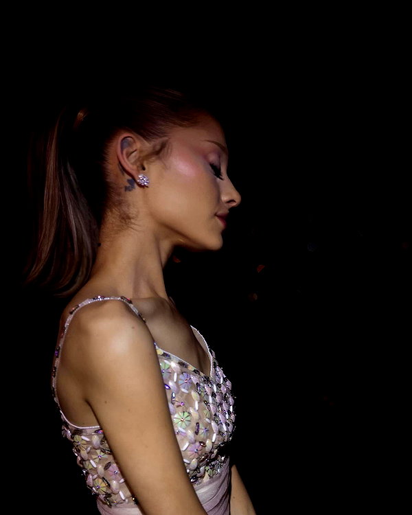 arianagrande instagram image archive image