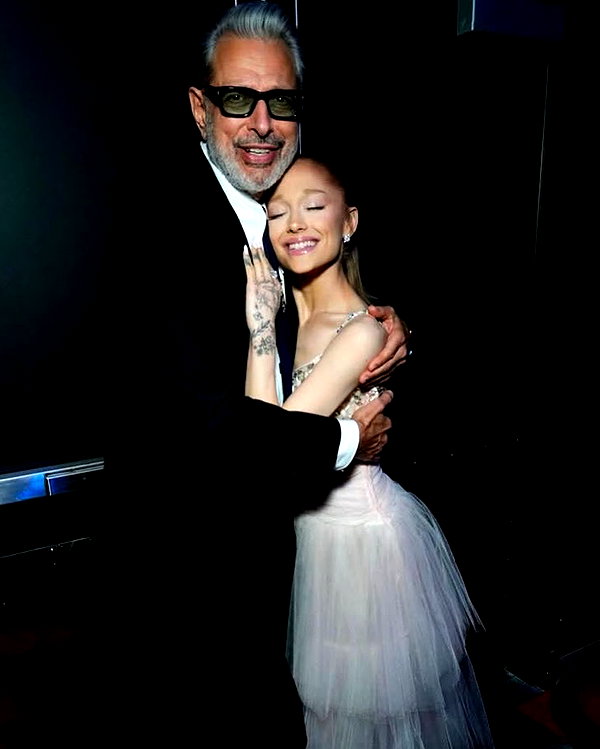 arianagrande instagram image archive image