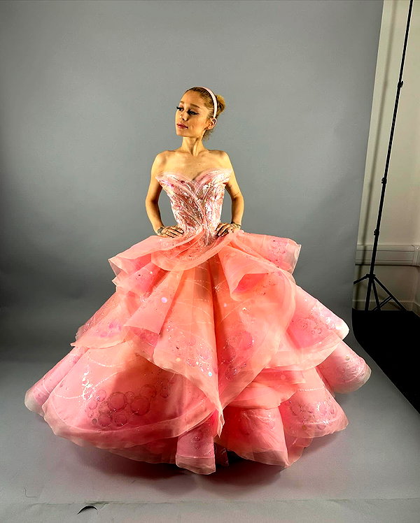 arianagrande instagram image archive image