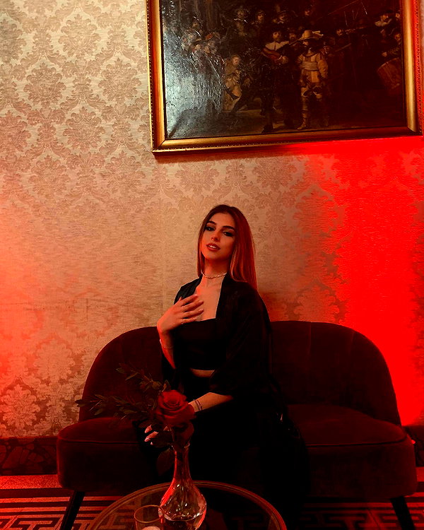 ariannachiaravalle_ instagram image archive image