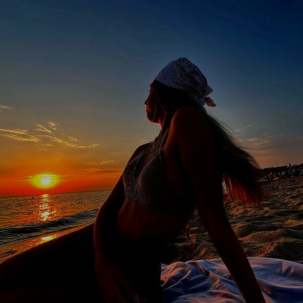 ariannachiaravalle_ instagram image archive image