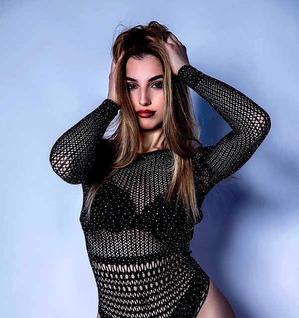 ariannachiaravalle_ instagram image archive image