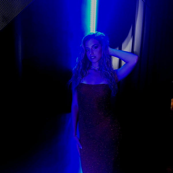 ariannachiaravalle_ instagram image archive image