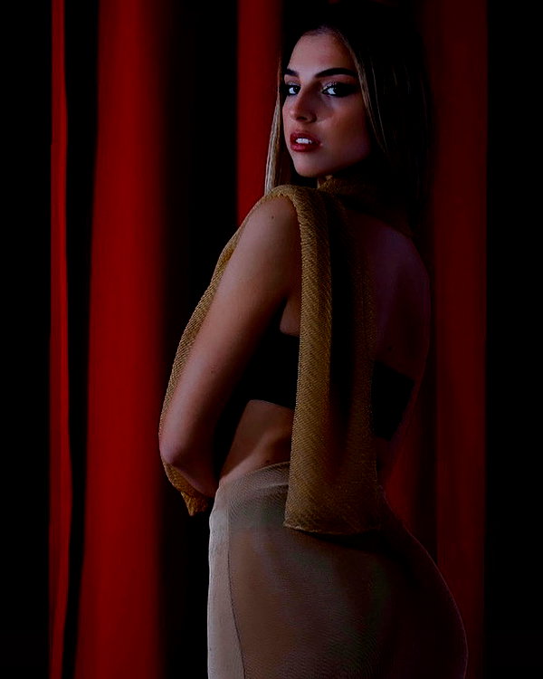 ariannachiaravalle_ instagram image archive image