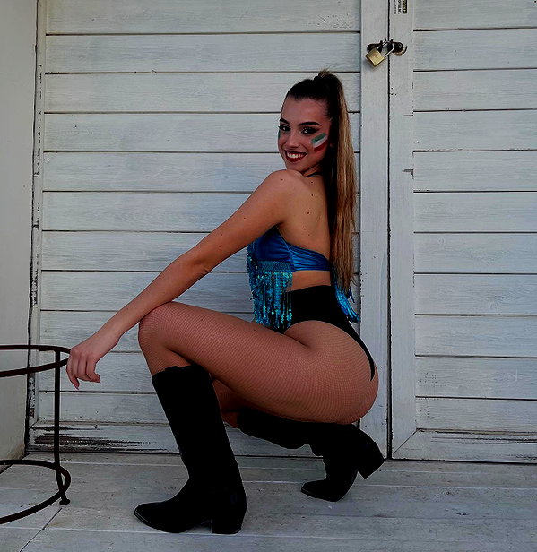 ariannachiaravalle_ instagram image archive image