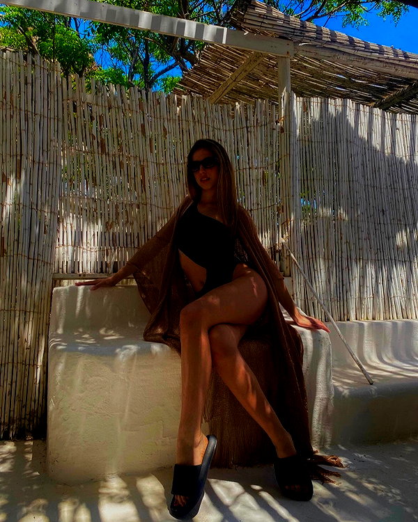 ariannachiaravalle_ instagram image archive image