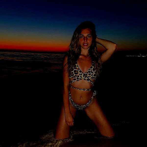 ariannachiaravalle_ instagram image archive image