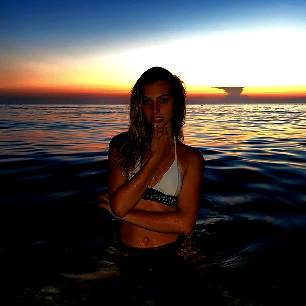 ariannachiaravalle_ instagram image archive image