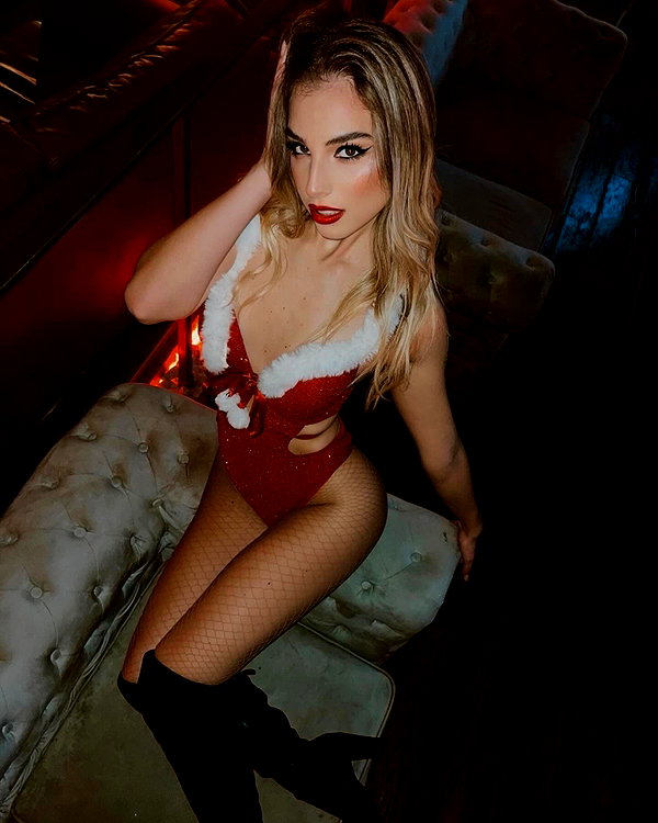 ariannachiaravalle_ instagram image archive image