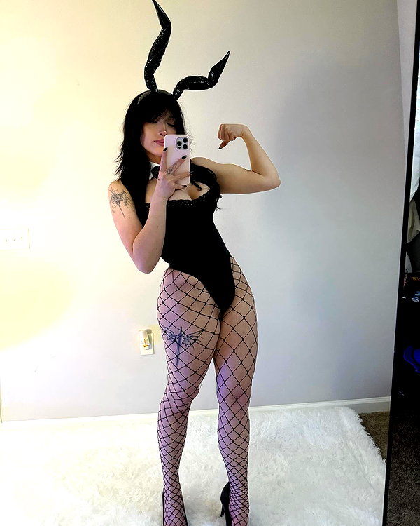 ariaxskyee instagram image archive image