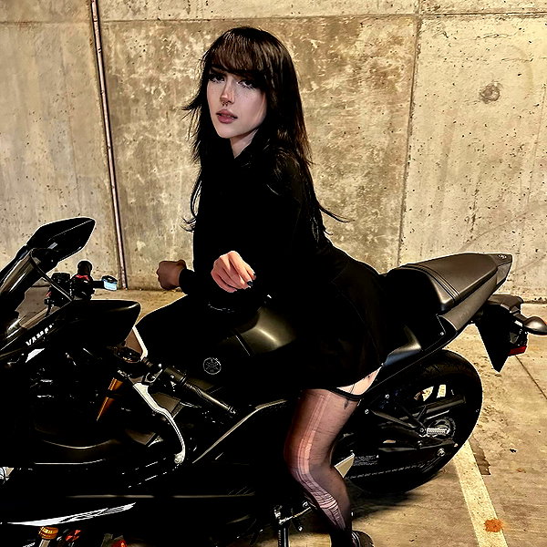 ariaxskyee instagram image archive image