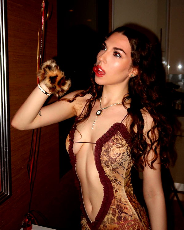 armanitraylor instagram image archive image