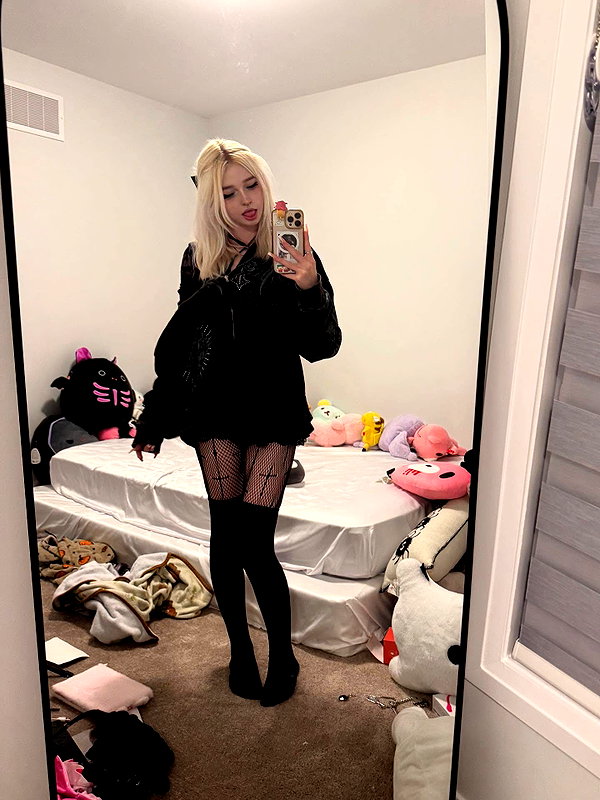 ashley.scarr instagram image archive image