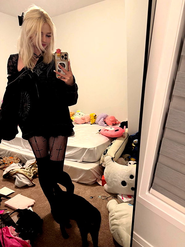 ashley.scarr instagram image archive image