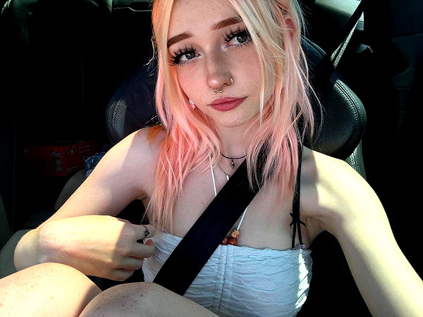 ashley.scarr instagram image archive image