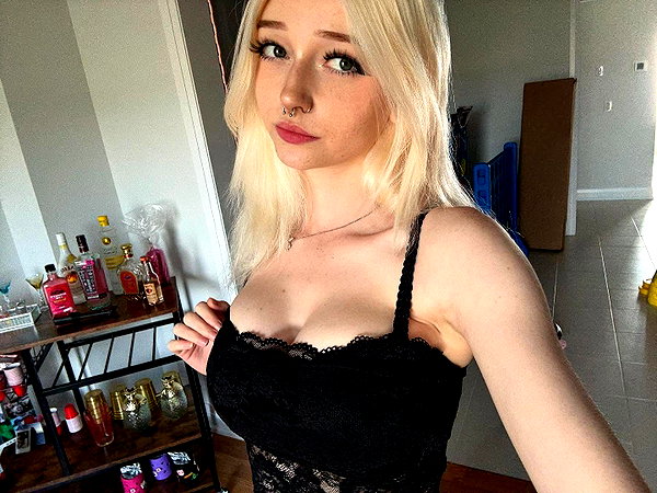 ashley.scarr instagram image archive image