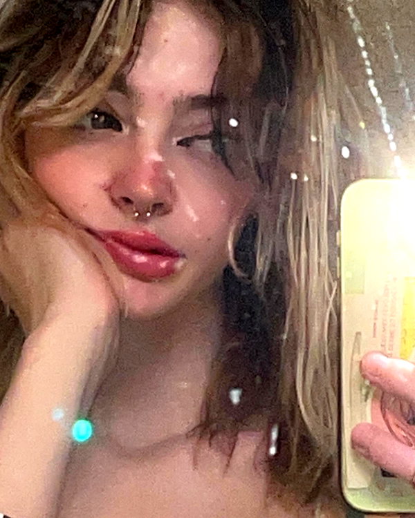 astarwbry_ instagram image archive image