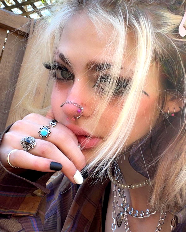 astarwbry_ instagram image archive image