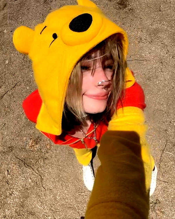 astarwbry_ instagram image archive image