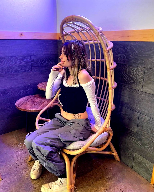 astarwbry_ instagram image archive image