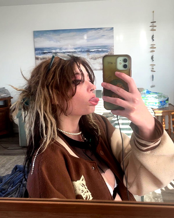 astarwbry_ instagram image archive image