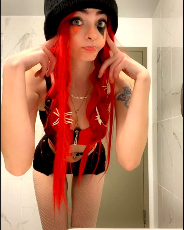 astarwbry_ instagram image archive image
