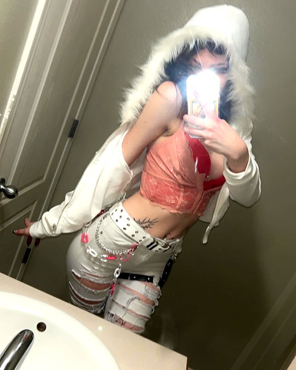 astarwbry_ instagram image archive image