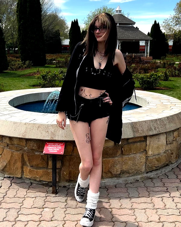 astarwbry_ instagram image archive image