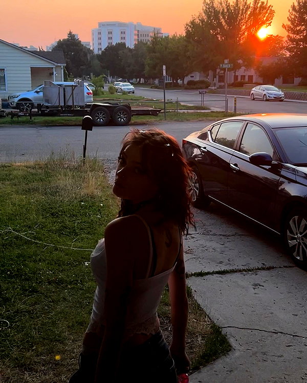 astarwbry_ instagram image archive image