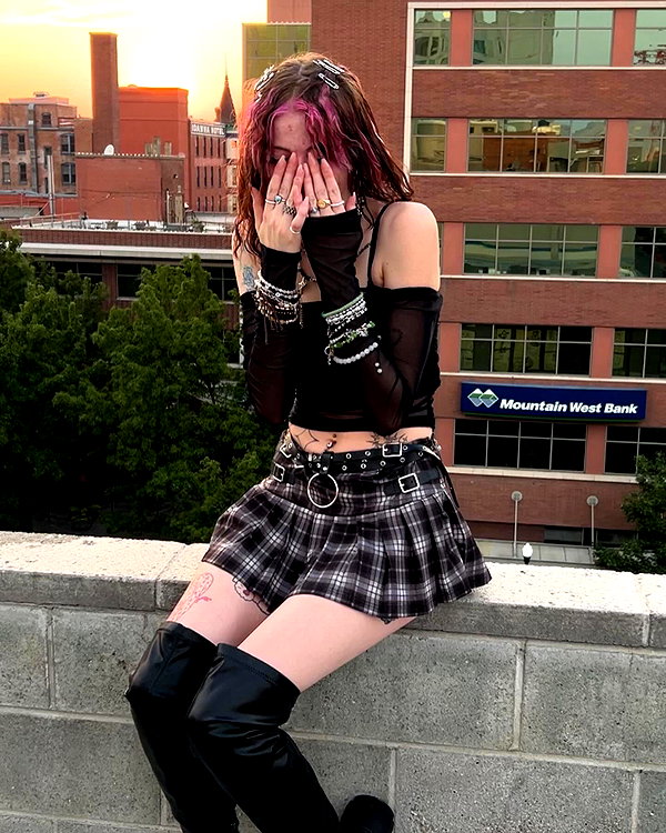 astarwbry_ instagram image archive image