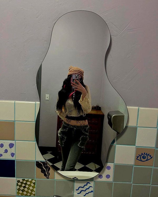 astarwbry_ instagram image archive image
