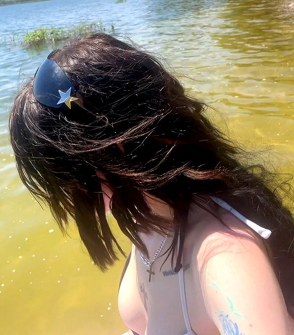 astarwbry_ instagram image archive image