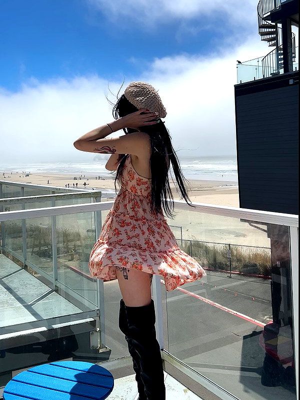 astarwbry_ instagram image archive image