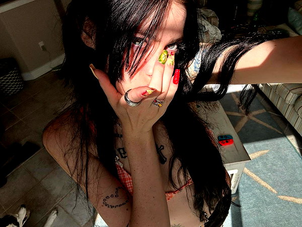 astarwbry_ instagram image archive image