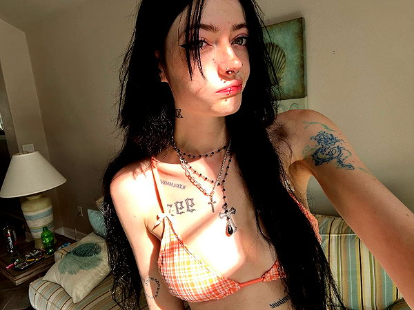 astarwbry_ instagram image archive image