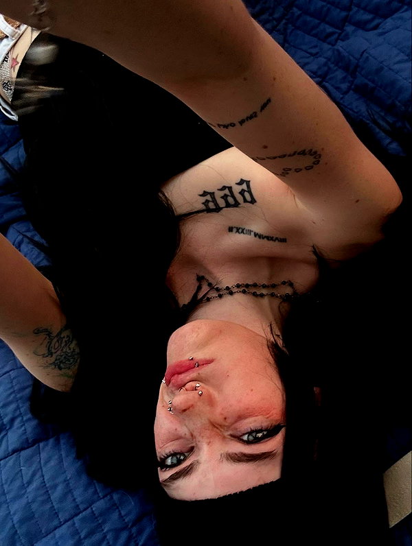 astarwbry_ instagram image archive image