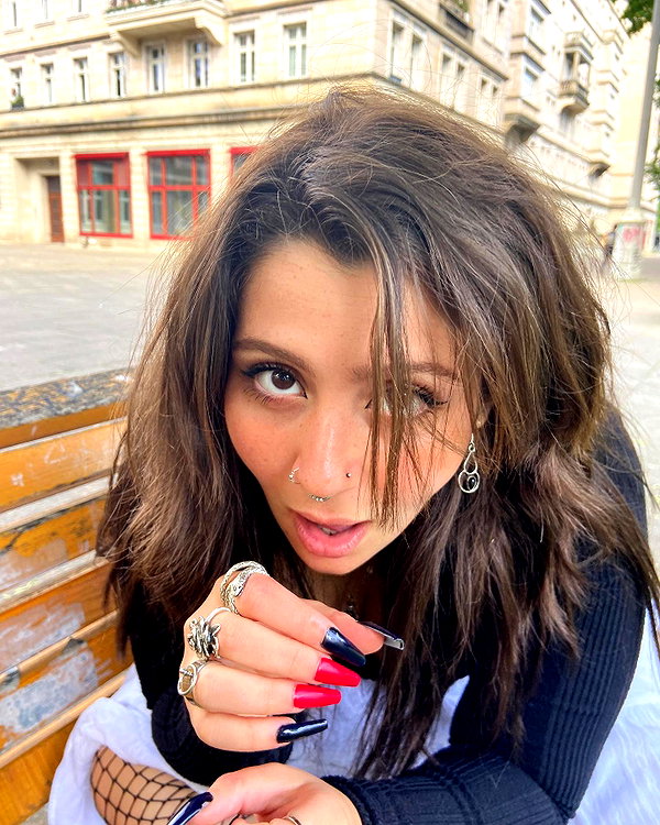avigailsen instagram image archive image