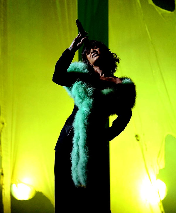 badgalriri instagram image archive image