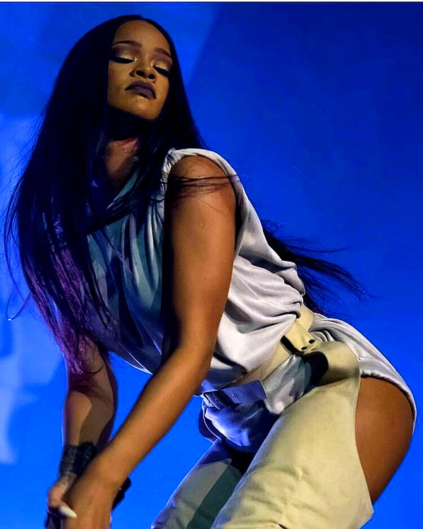badgalriri instagram image archive image