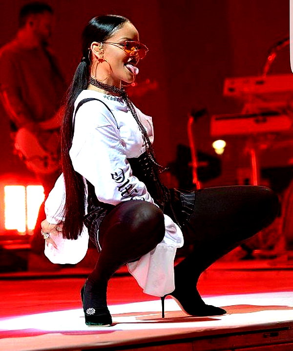 badgalriri instagram image archive image