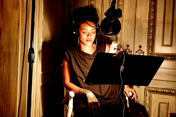 badgalriri instagram image archive image