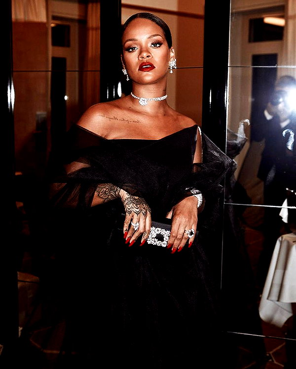badgalriri instagram image archive image